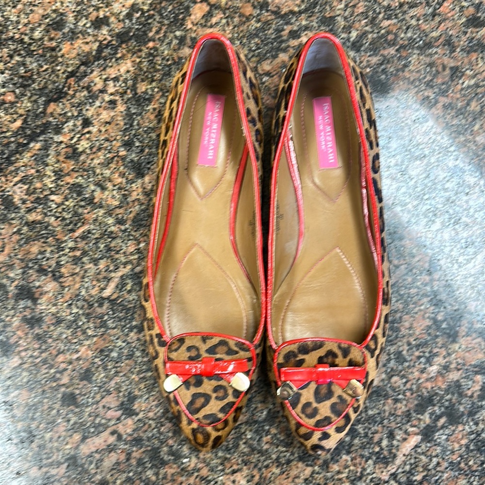 Isaac Mizrahi New York Isdeborahe cow hair/leather ballet flats size 10
